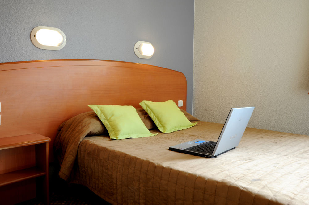Brit Hotel Essentiel Tours Nord Exterior photo